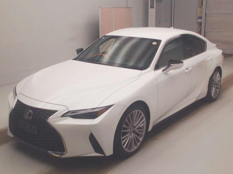 Lexus IS