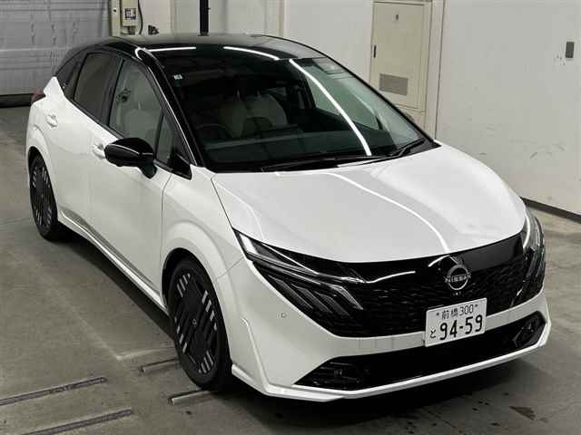 Nissan AURA