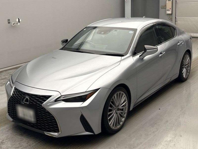 Lexus IS