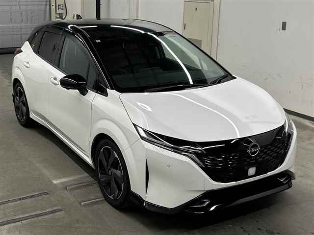 Nissan AURA