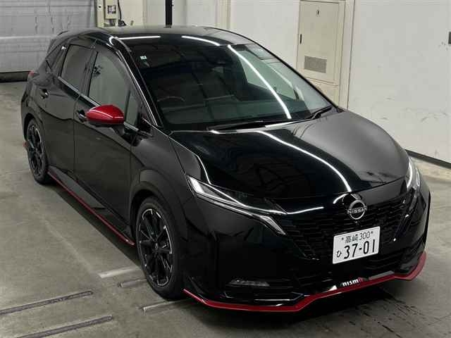 Nissan AURA