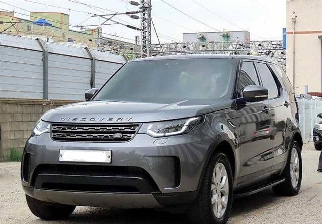 Land Rover Discovery 5