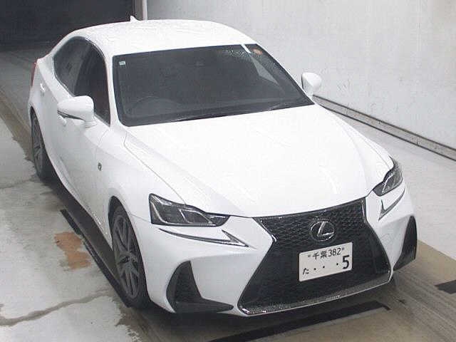 Lexus IS