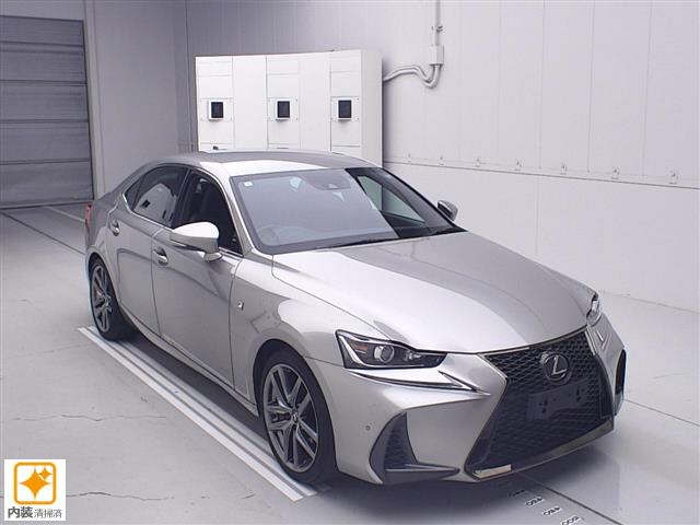Lexus IS