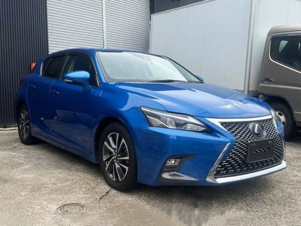 Lexus CT200h