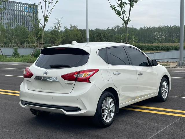 Nissan Tiida